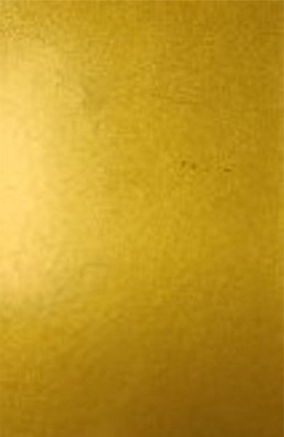 Złoty kolor ramki ławki tapicerowanej
