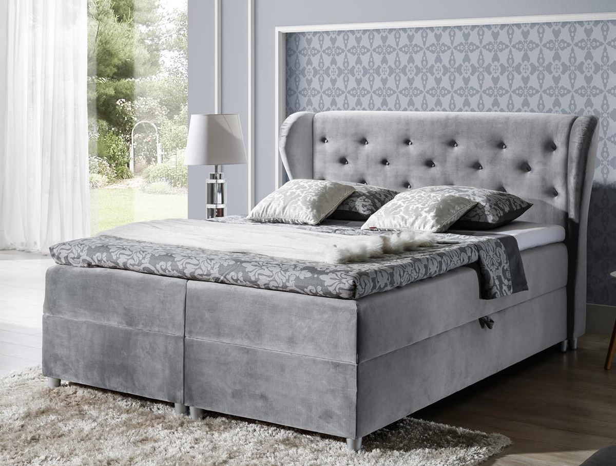Wygodne łóżko tapicerowane